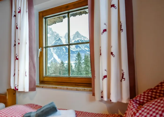 Mountain Riesgut - Sound Of Music - 6 For Family & Friends Werfen